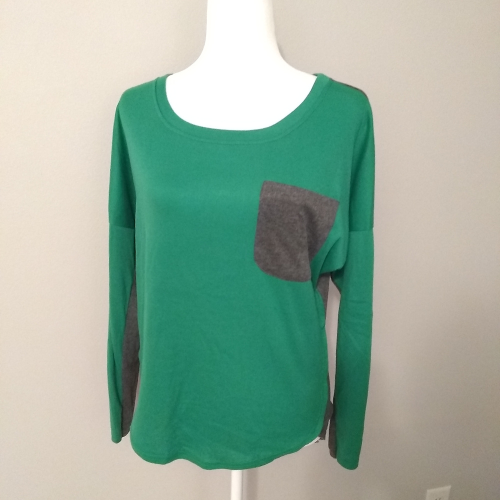 New, long sleeved, gray and green knit top